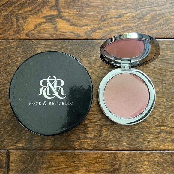 NIB Rock & Republic Contrived Pressed Blush in Lust DISCONTINUED - Picture 1 of 2
